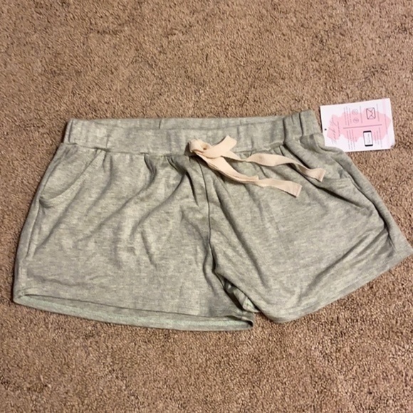 A.gain Side Pocket Green Rayon Shorts With Non Working Drawstring - Picture 1 of 4